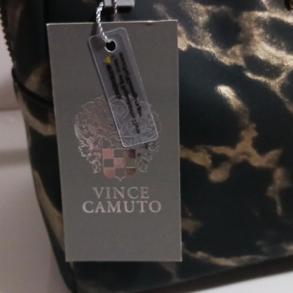 Vince Camuto ⚜️ Tortoise Design Cosmetic Bag *New*